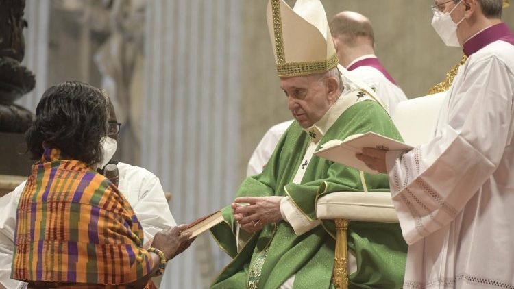 Santo Padre confere o Ministério de Catequista no 4° Domingo da Palavra de Deus