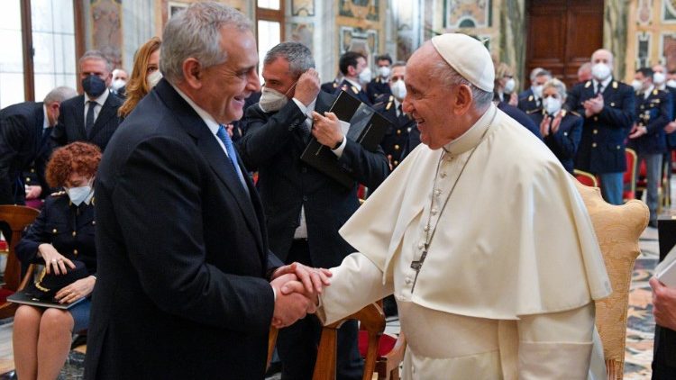 Pope Francis with the police of the Inspectorate of Public Security at the Vatican