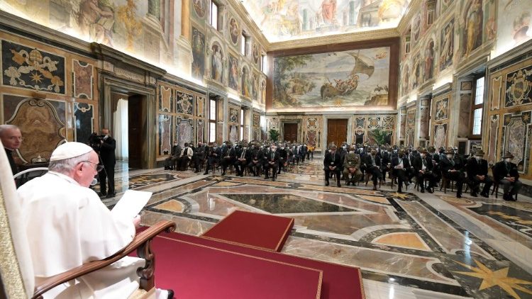 Audiência do Papa à Associação Alpina Nacional Italiana