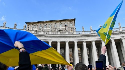 Francisco: calem-se as armas, quem faz a guerra esquece a humanidade
