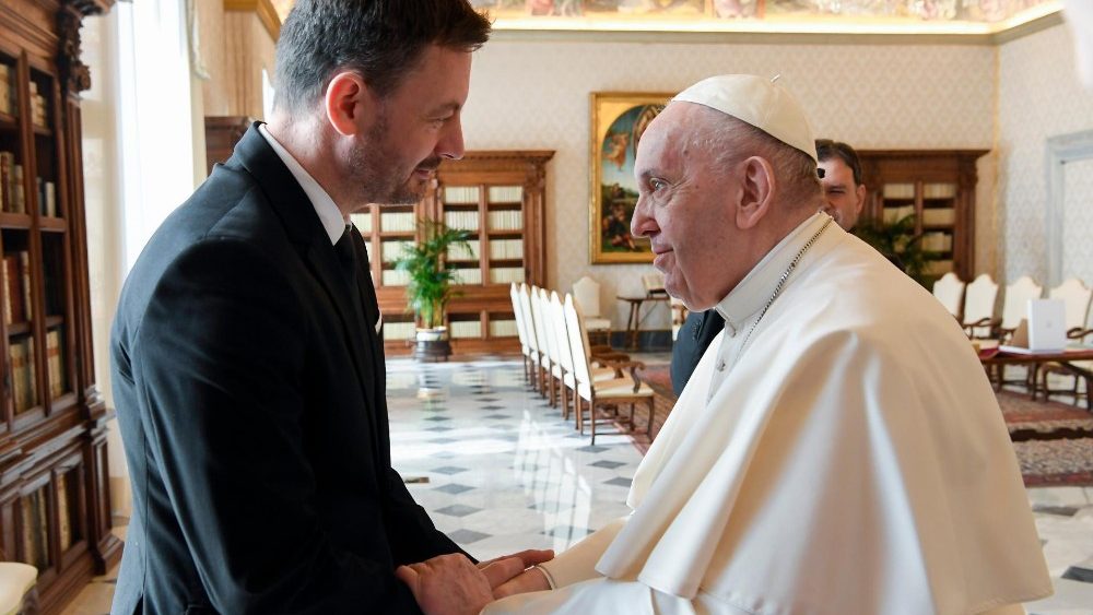 A audiência com o Papa no Vaticano nesta segunda-feira (14)