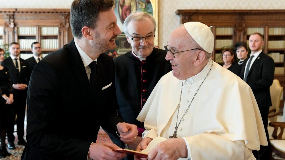 A audiência com o Papa no Vaticano nesta segunda-feira (14)