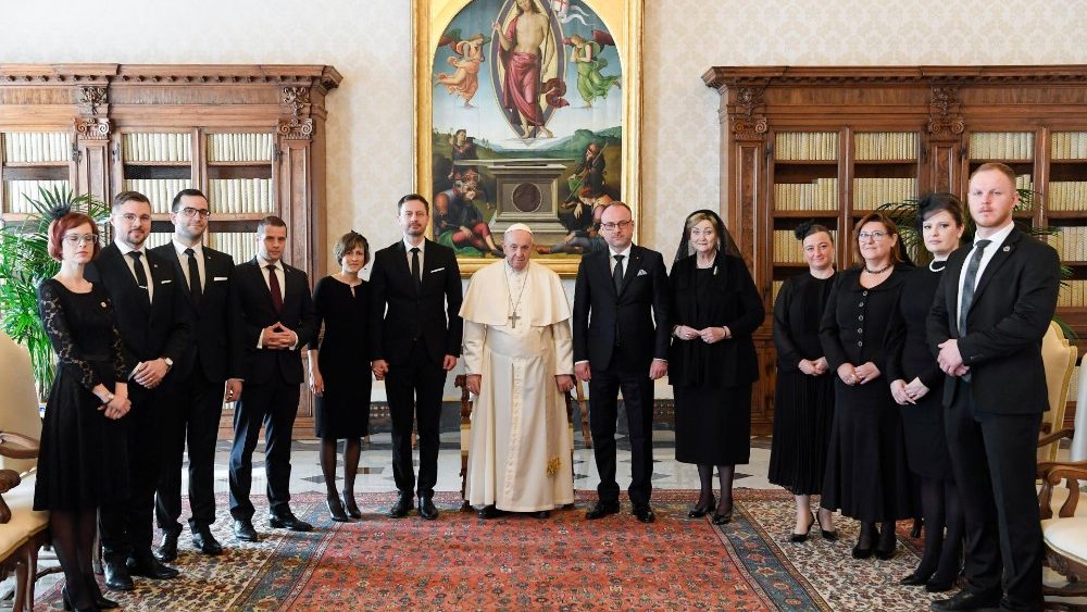 A audiência com o Papa no Vaticano nesta segunda-feira (14)