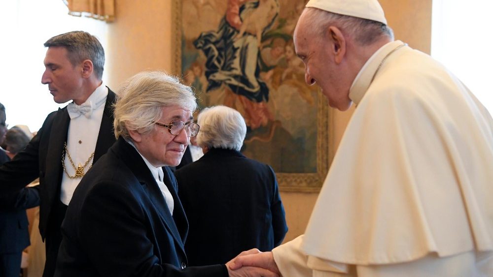 Papa Francisco no encontro com as Irmãs Doroteias