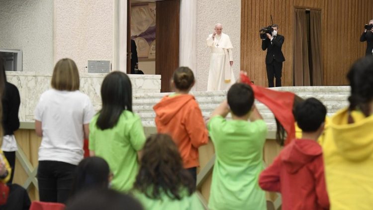 Падчас аўдыенцыі для Piccolo Coro dell’Antoniano