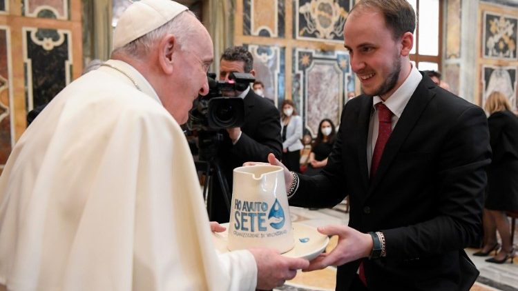 Papież: wojna jest krokiem wstecz