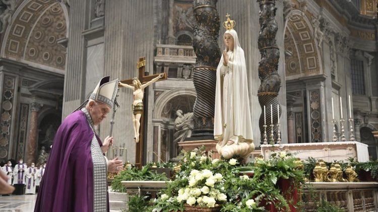 L'acte de consécration au Coeur Immaculé de Marie le 25 mars 2022 (Vatican Media). 