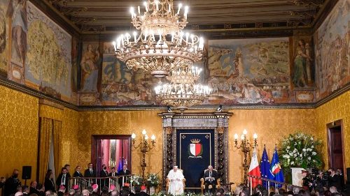 Papst in Malta über Migration: „Der andere ist kein Virus, sondern Person"