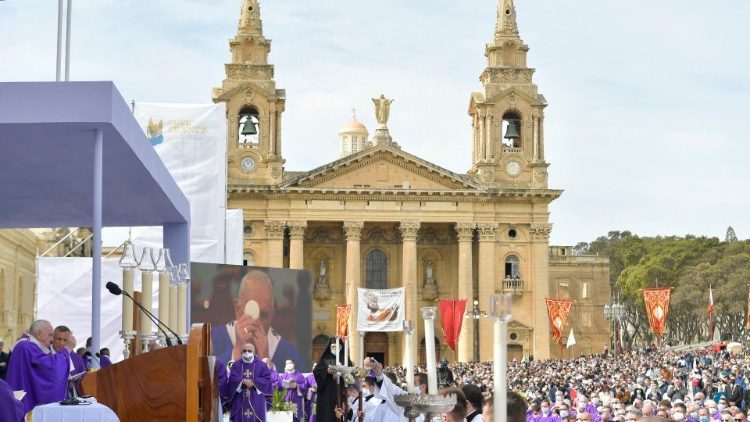 Misa  ya Papa Francisko huko Floriana, Valletta, Malta