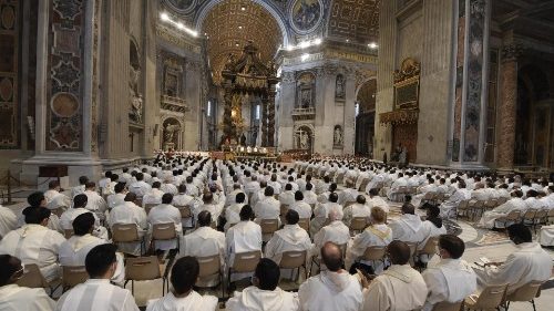El Papa en la Misa Crismal: Un sacerdote mundano es un pagano clericalizado