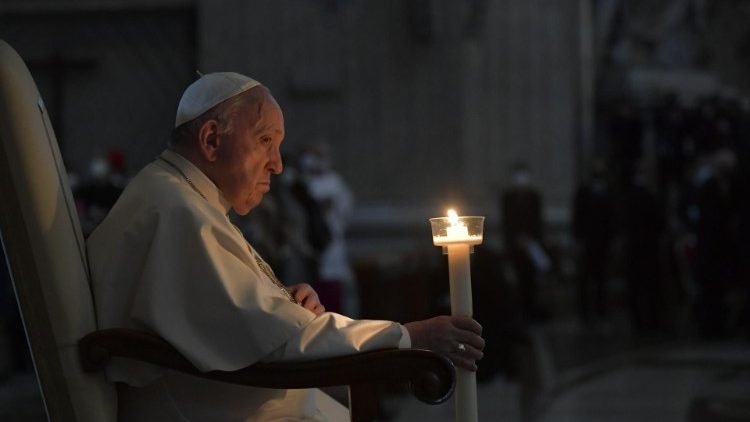 教宗在复活前夕守夜礼中