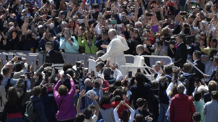 Francesco in papamobile