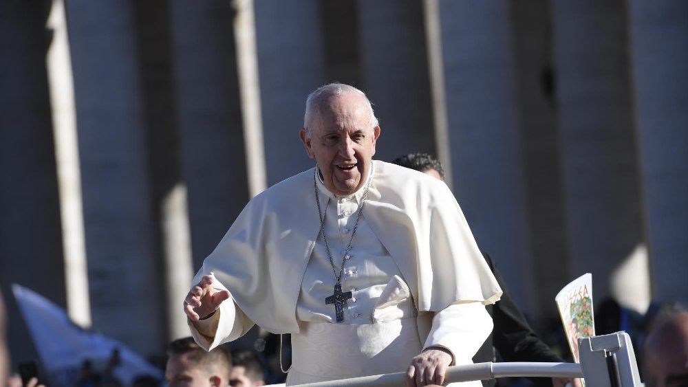 Papa com jovens italianos