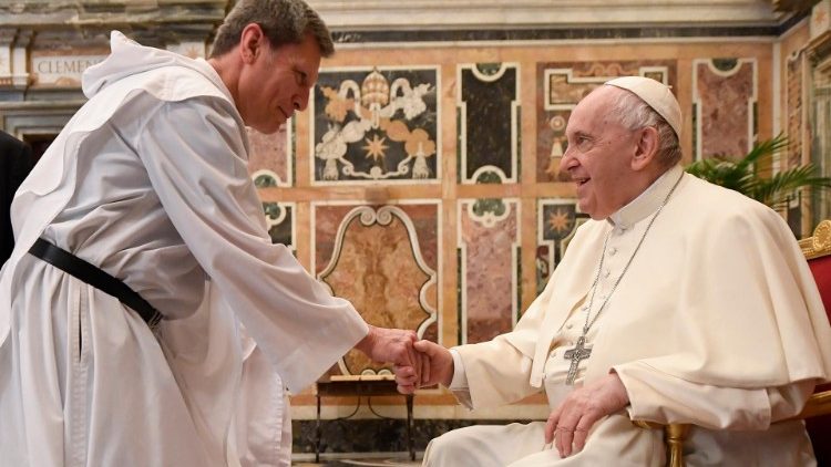 Der Papst bei der Audienz im Vatikan