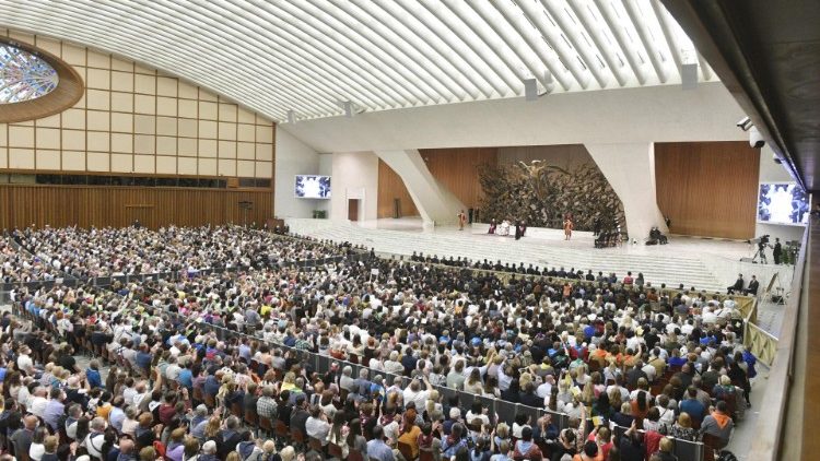 Aula Pavla VI. so slovenskými pútnikmi