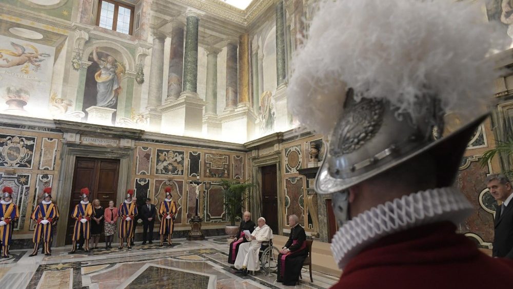 Papa recebe Guardas Suíços em vista do juramento