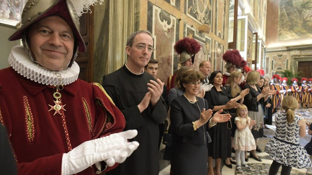 Papa recebe Guardas Suíços em vista do juramento
