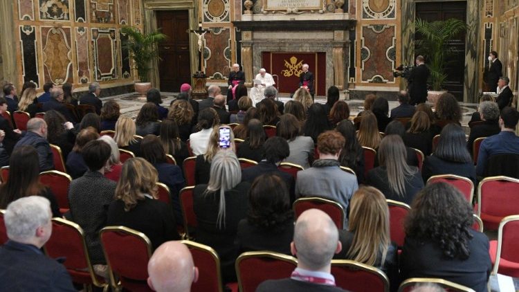 Papież ze społecznością Uniwersytetu w Macerata