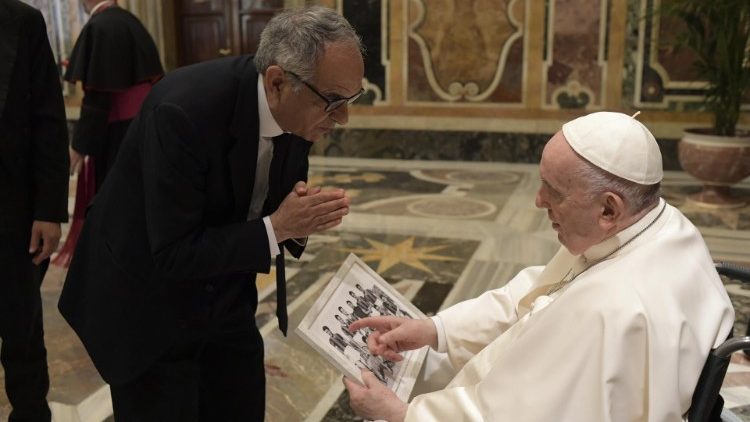 Der Papst bei de Audienz im Vatikan