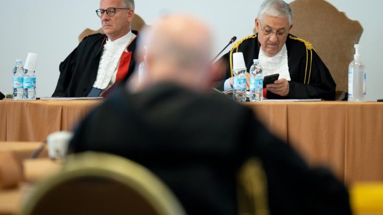 Un momento del processo in Vaticano sulla gestione dei fondi della Santa Sede