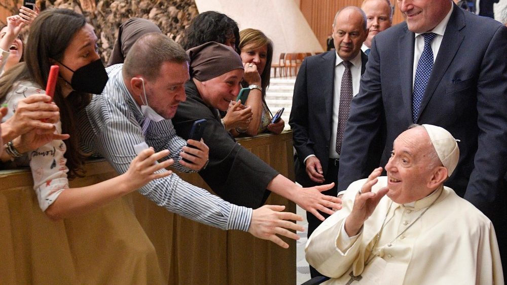 Francesco riceve in udienza i lettori del Settimanale 'Famiglia Cristiana'