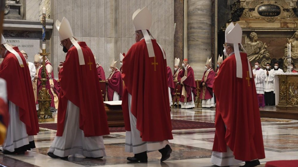 Funerais do cardeal Angelo Sodano no Altar da Cátedra da Basílica de São Pedro