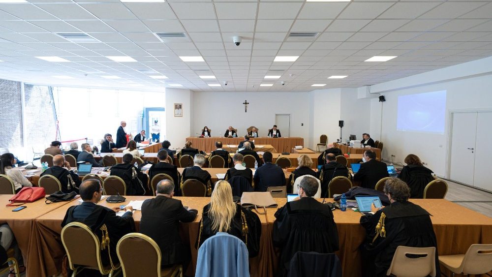 O Processo na Sala multifuncional dos Museus Vaticanos