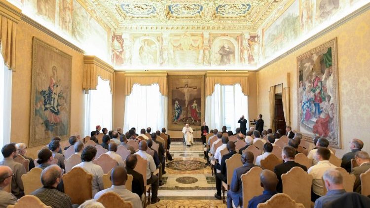 La gran Familia Comboniana, es compuesta por unos 3000 misioneros.