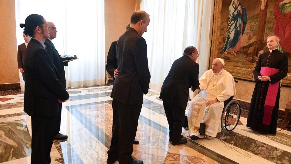 O tema da comunicação dominou o discurso do Papa aos paulinos