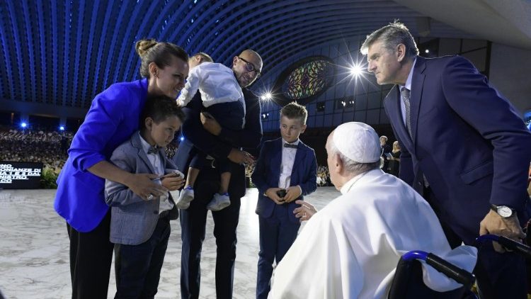 Waamini wanatumwa kutangaza na kushuhudia Injili ya amani ulimwenguni