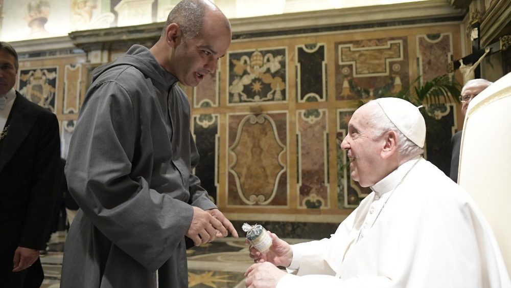 El Papa Francisco se encuentra con los Hijos de la Divina Providencia y una delegación de la Famiia Carismática de San Luis Orione