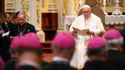 Francisco a la Iglesia en Canadá: Nunca más la idea de una cultura superior