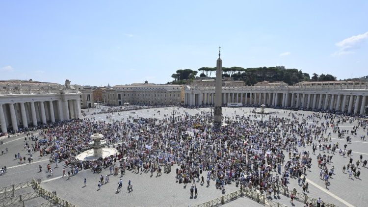 L'Angelus in Piazza San Pietro