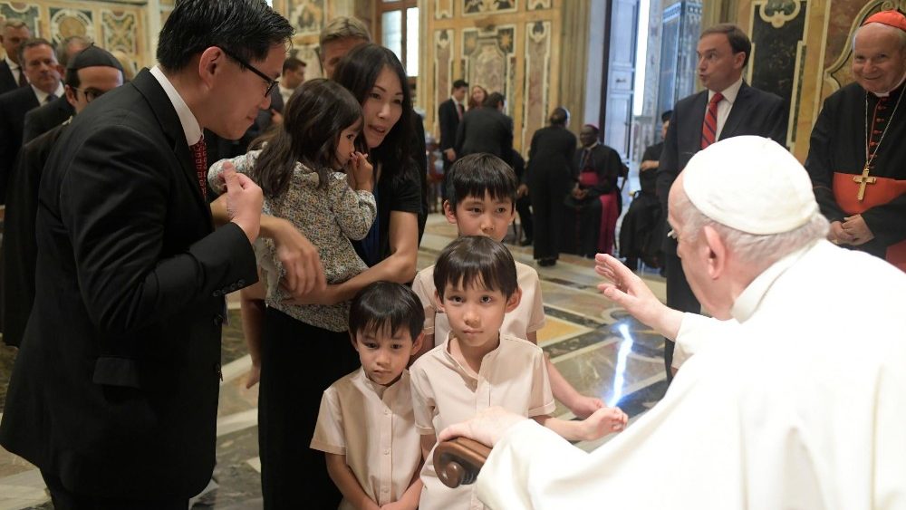 As imagens do encontro com membros do International Catholic Legislators Network