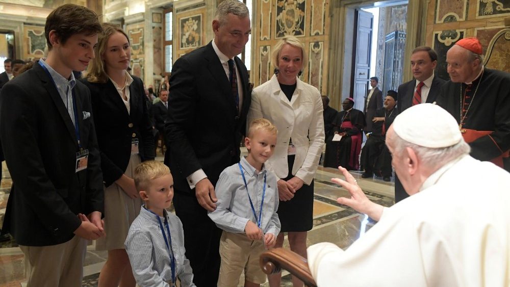 As imagens do encontro com membros do International Catholic Legislators Network