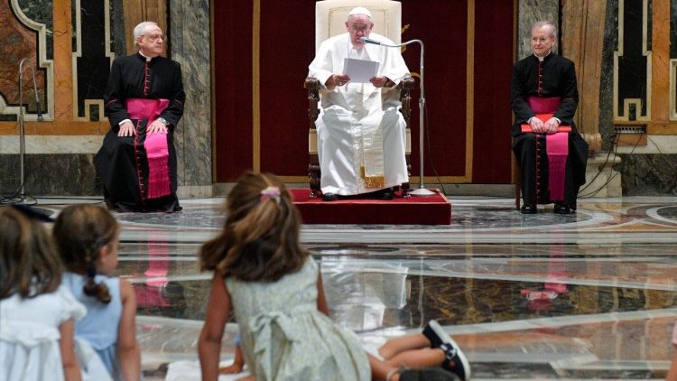 L'incontro del Papa con la famiglia di Pedro Maria Guimaraes de Mello