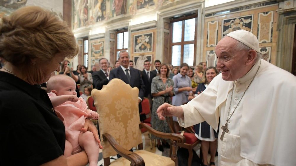 Papa Francisco com Família de Pedro Maria Guimarães de Mello