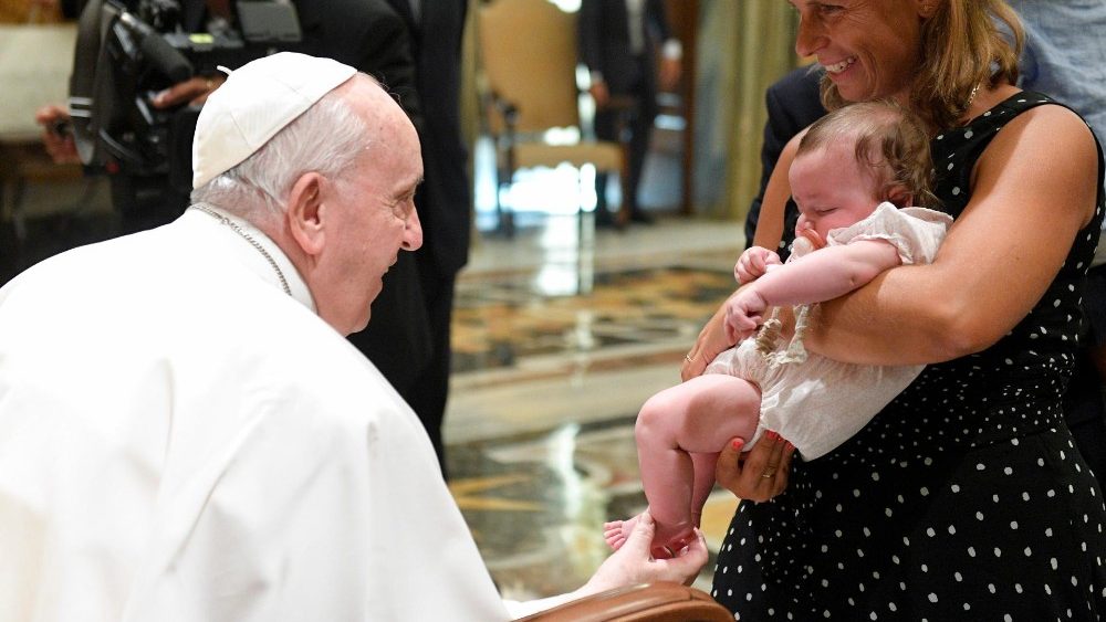 Papa Francisco com Família de Pedro Maria Guimarães de Mello