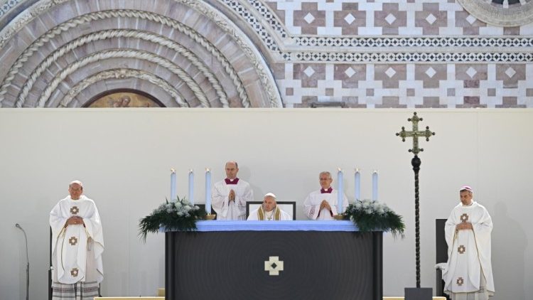 Քոլլեմաճճոյի մէջ սուրբ պատարագ