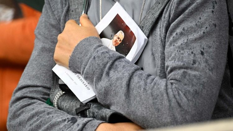 Une religieuse Place Saint-Pierre, le 4 septembre 2022