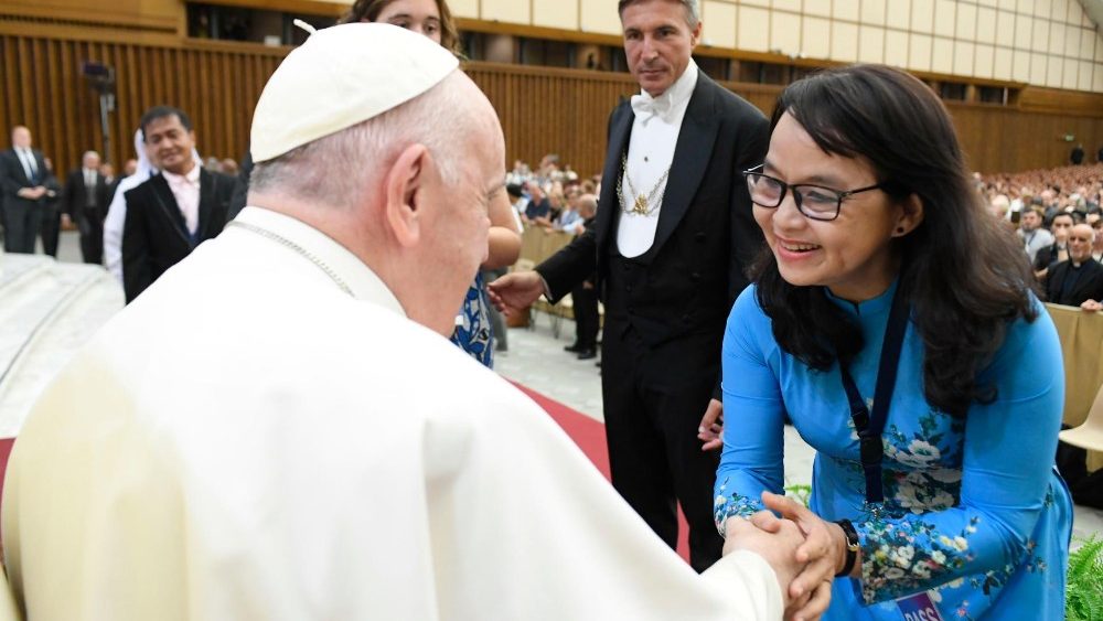 Papa Francisco com participantes do Congresso Internacional de Catequistas
