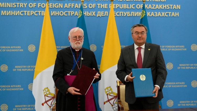 Цырымонія падпісання дамовы паміж Святым Пасадам і Казахстанам