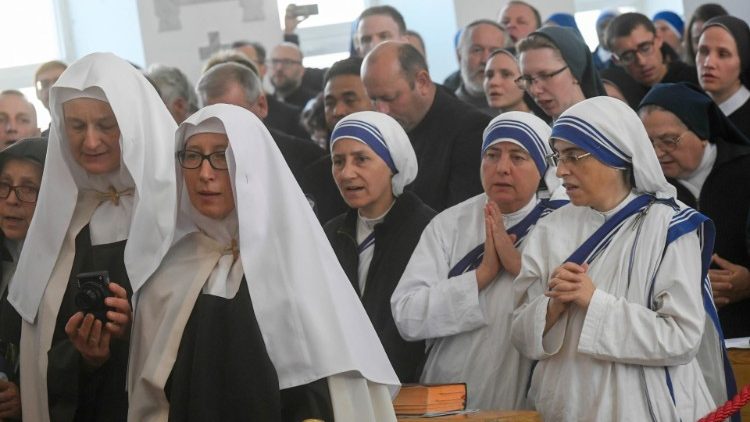 Setkání v katedrále Panny Marie, Matky ustavičné pomoci