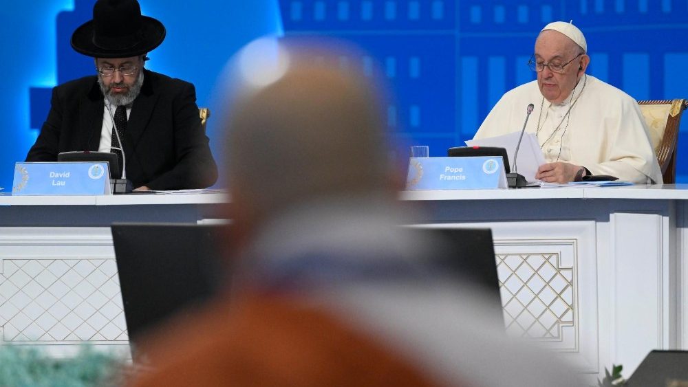 Papa Francesco pronuncia il discorso conclusivo del Congresso dei leader religiosi 