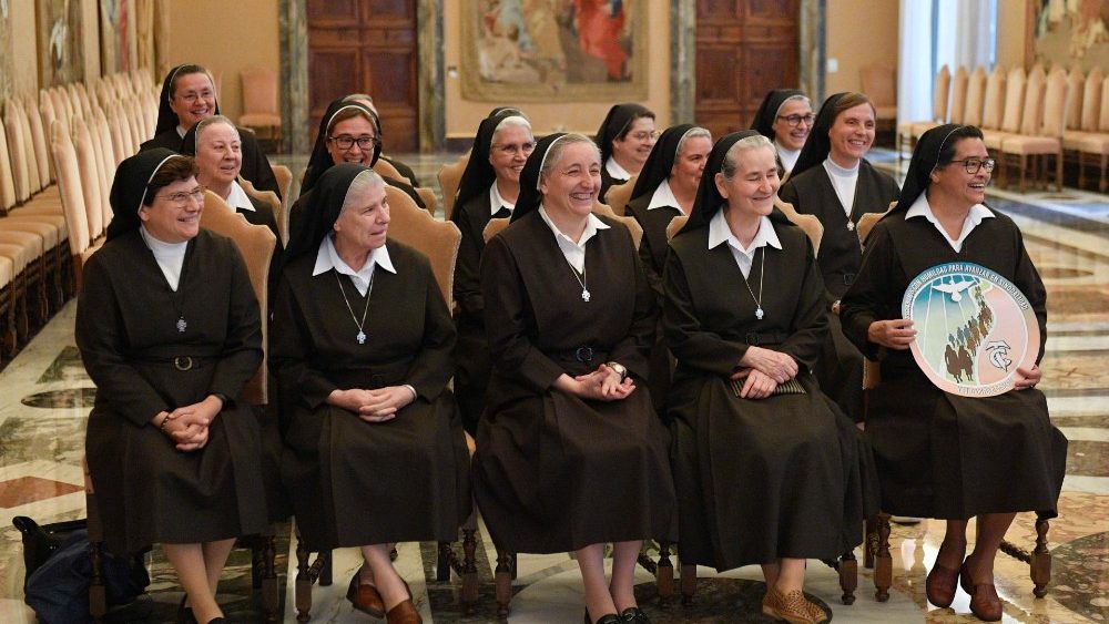 Papa Francisco no encontro com as Irmãs Terciárias Capuchinhas da Sagrada Família