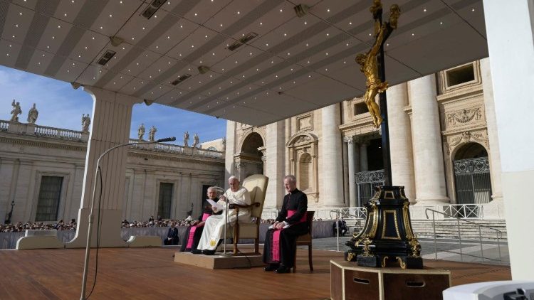 Papa Francesco durante la catechesi di oggi