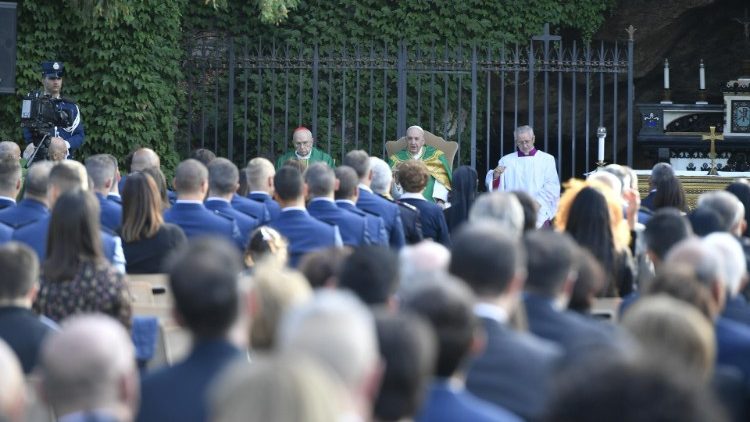 Celebração festejou o padroeiro dos gendarmes, São Miguel Arcanjo