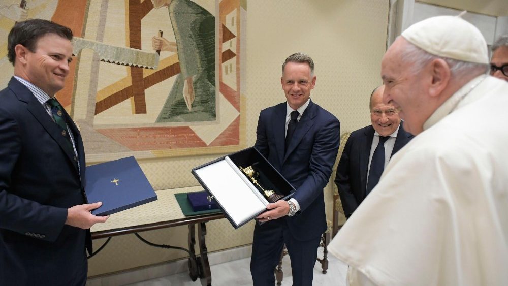 A delegação da Copa Ryder de Golfe recebida por Francisco no Vaticano 