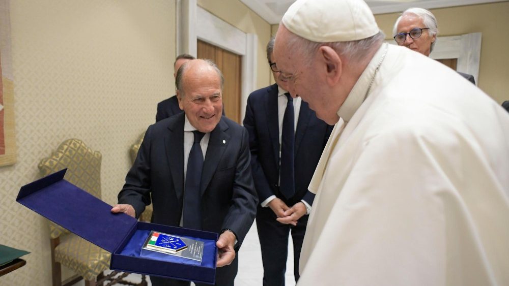 A delegação da Copa Ryder de Golfe recebida por Francisco no Vaticano 