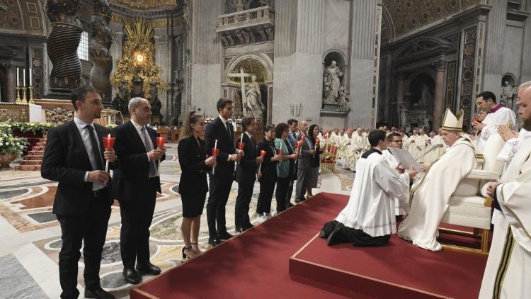 Waamini wanatumwa kutangaza na kushuhudia Injili.